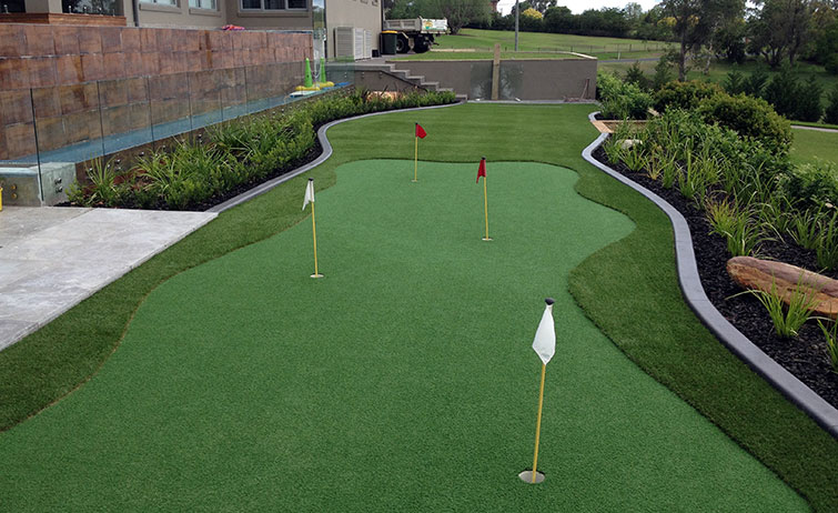 Putting green clearance artificial grass