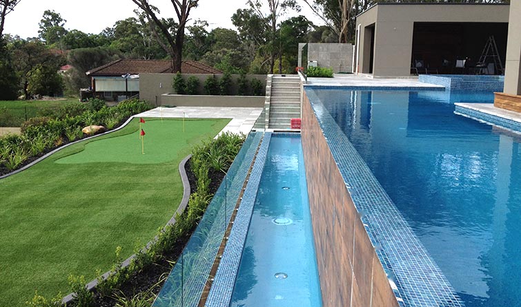 Synthetic Golf Backyard